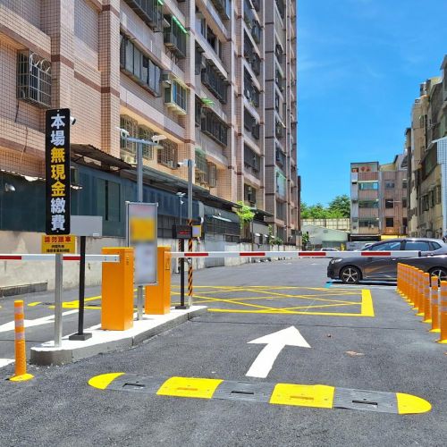 【高雄】Times 高雄康莊路停車場